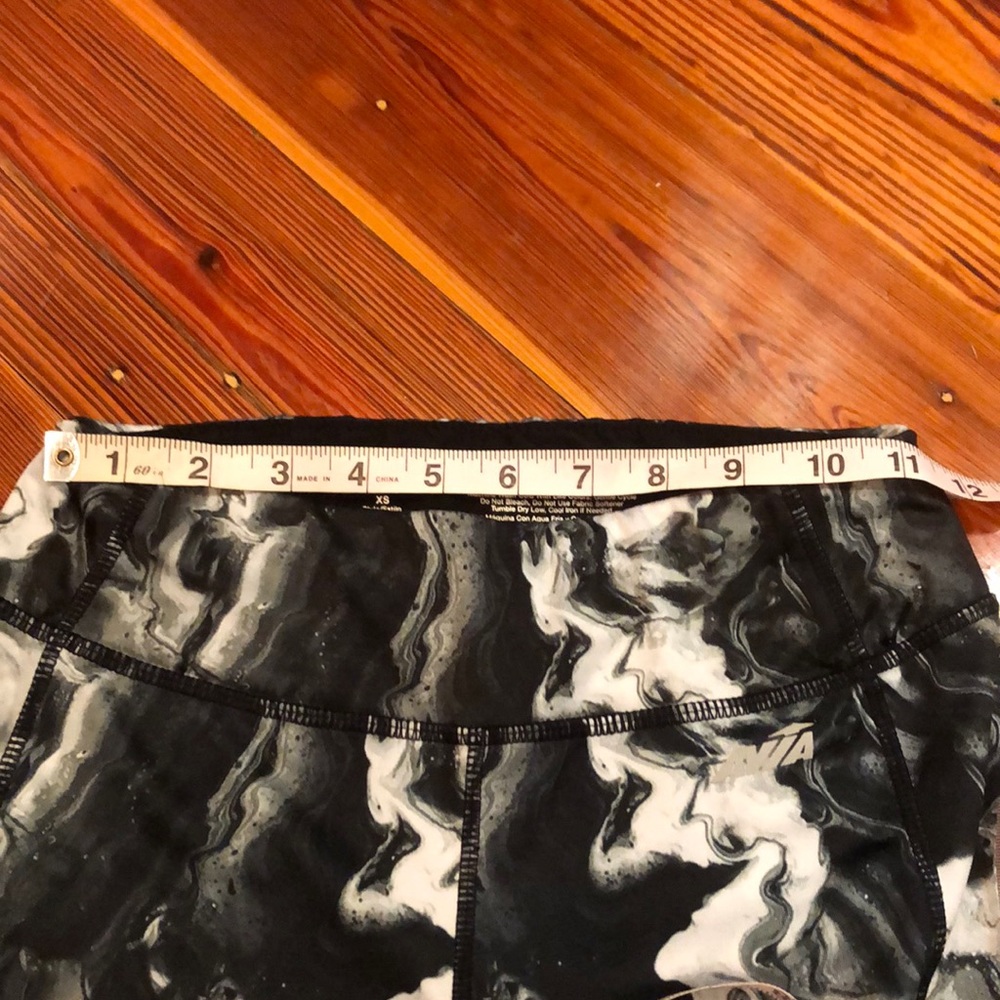 Avia brand XS Capri leggings - Picture 5 of 7